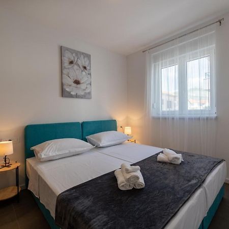 Apartments Maya & Tina Τρογκίρ Εξωτερικό φωτογραφία