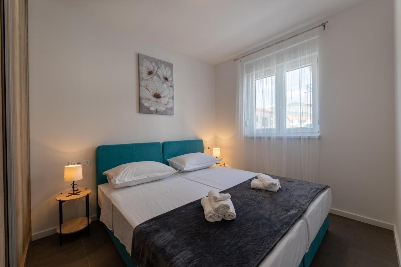 Apartments Maya & Tina Τρογκίρ Εξωτερικό φωτογραφία