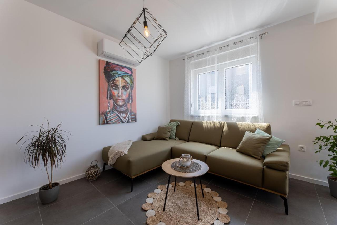Apartments Maya & Tina Τρογκίρ Εξωτερικό φωτογραφία